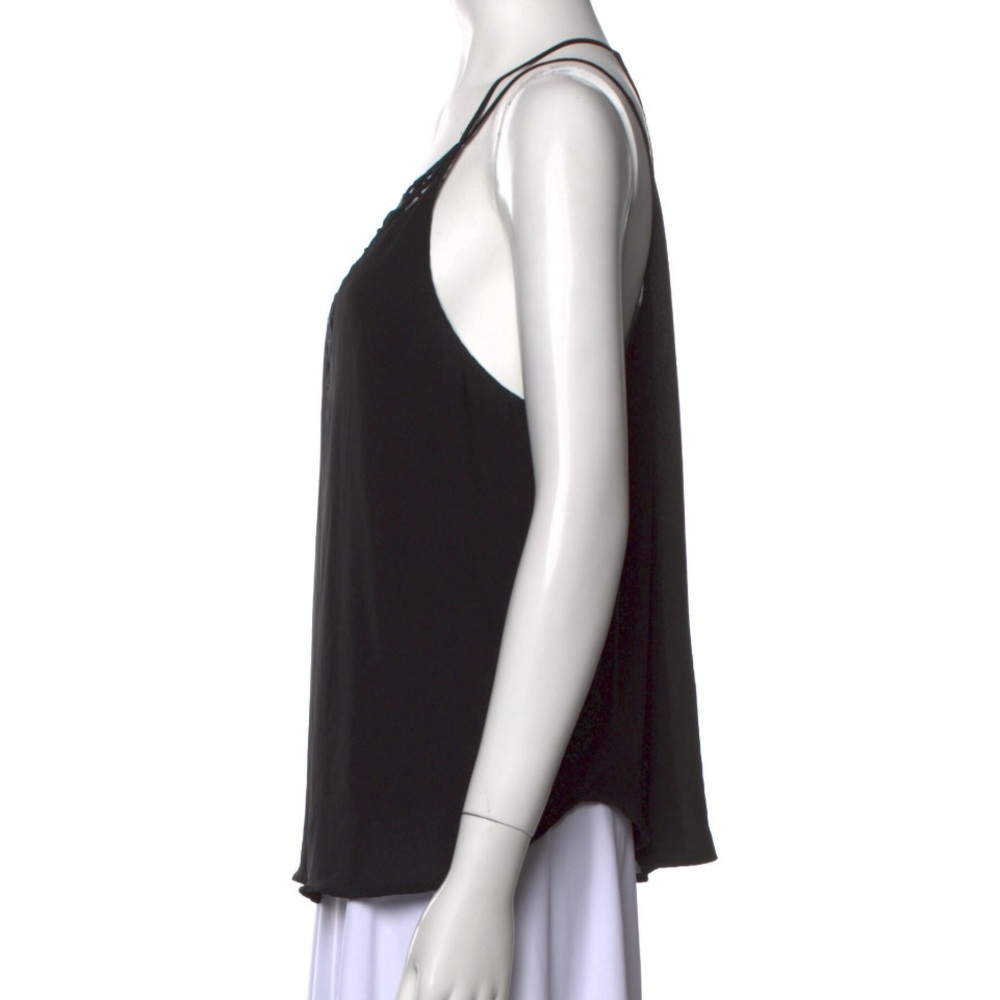 ASTR
V-Neck Sleeveless Top Size: L